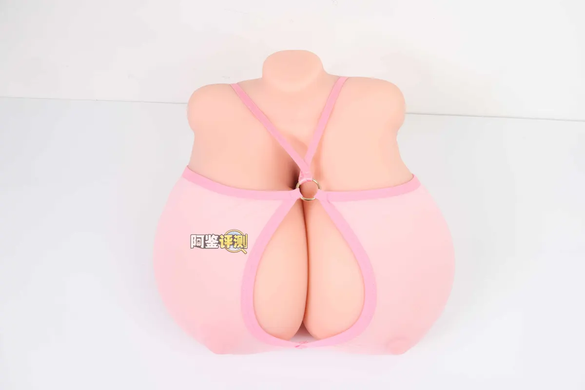 GOSE 爆乳魔皇: großes Brustmodell mit aufrechter Standmöglichkeit