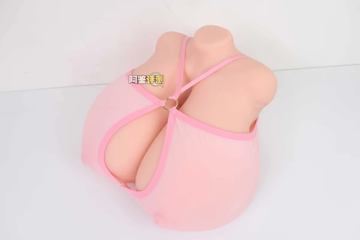 GOSE 爆乳魔皇: großes Brustmodell mit aufrechter Standmöglichkeit