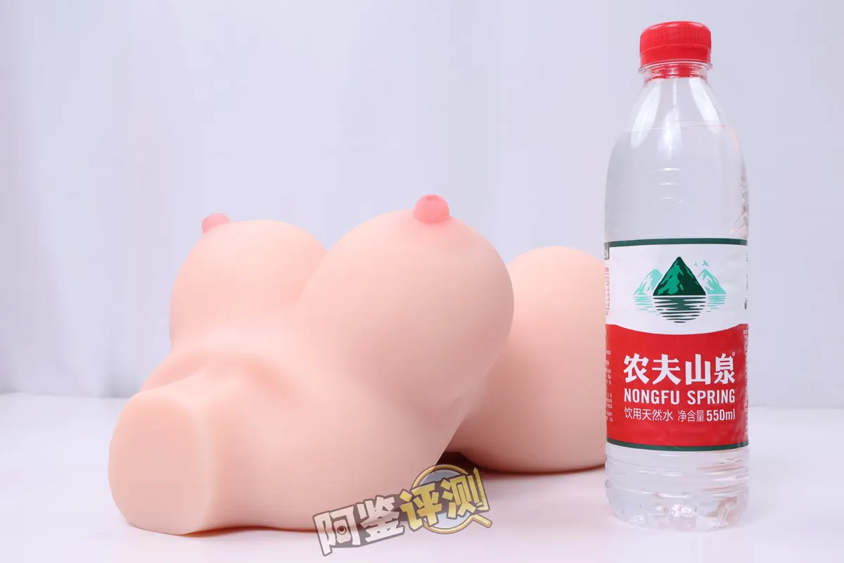 杯多多 乳穴牛娘: Vierkanalmodell mit Metallrahmenproblemen