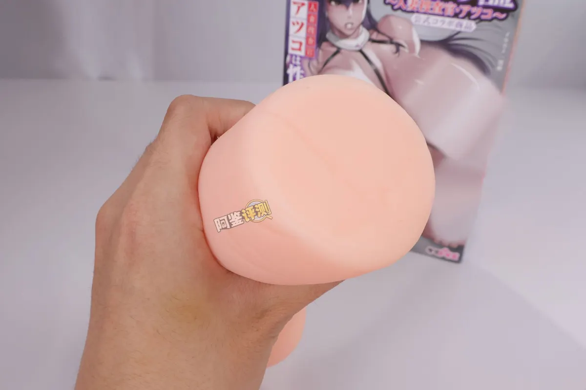 Tamatoys 乳虐牢笼—人妻搜查官: voneinander getrennte Lamellen