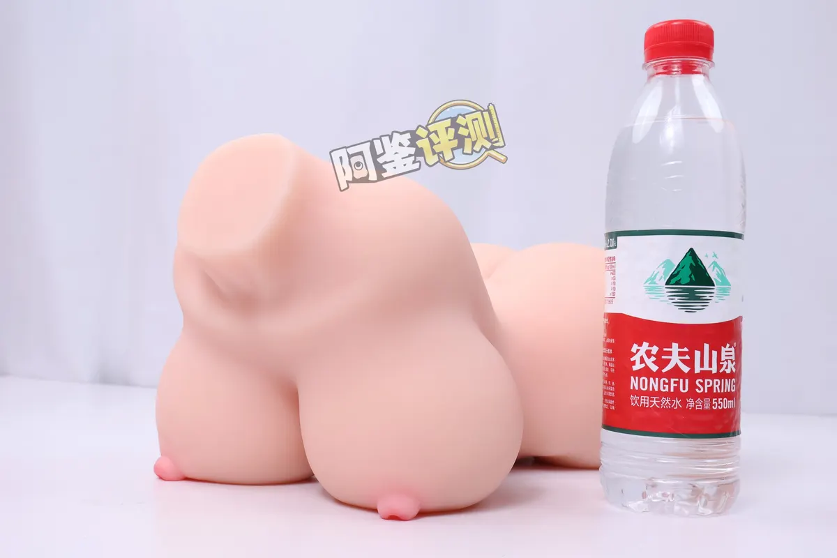 杯多多 乳穴牛娘: Vierkanalmodell mit Metallrahmenproblemen
