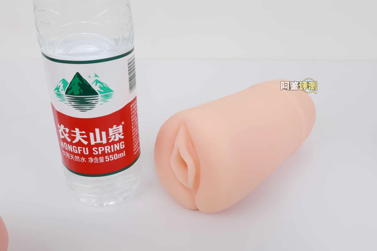 汤玛托易士 巨乳女僧侣 im Test