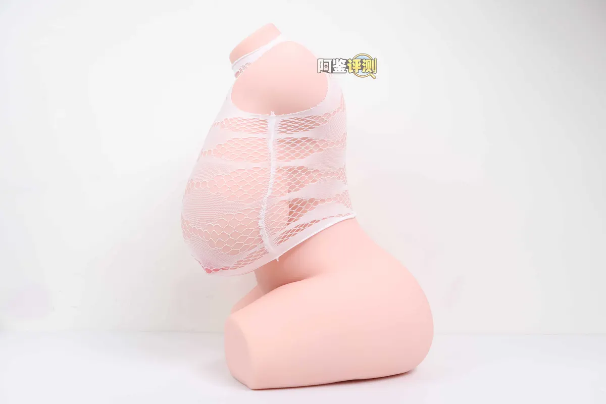 MODE 幻乳龙娘2: Körperform und Abstand zum Rahmen