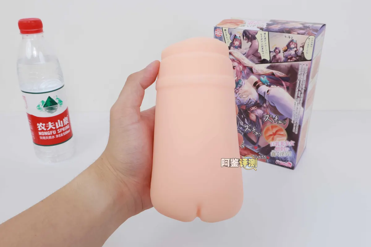 汤玛托易士 巨乳女僧侣 im Test