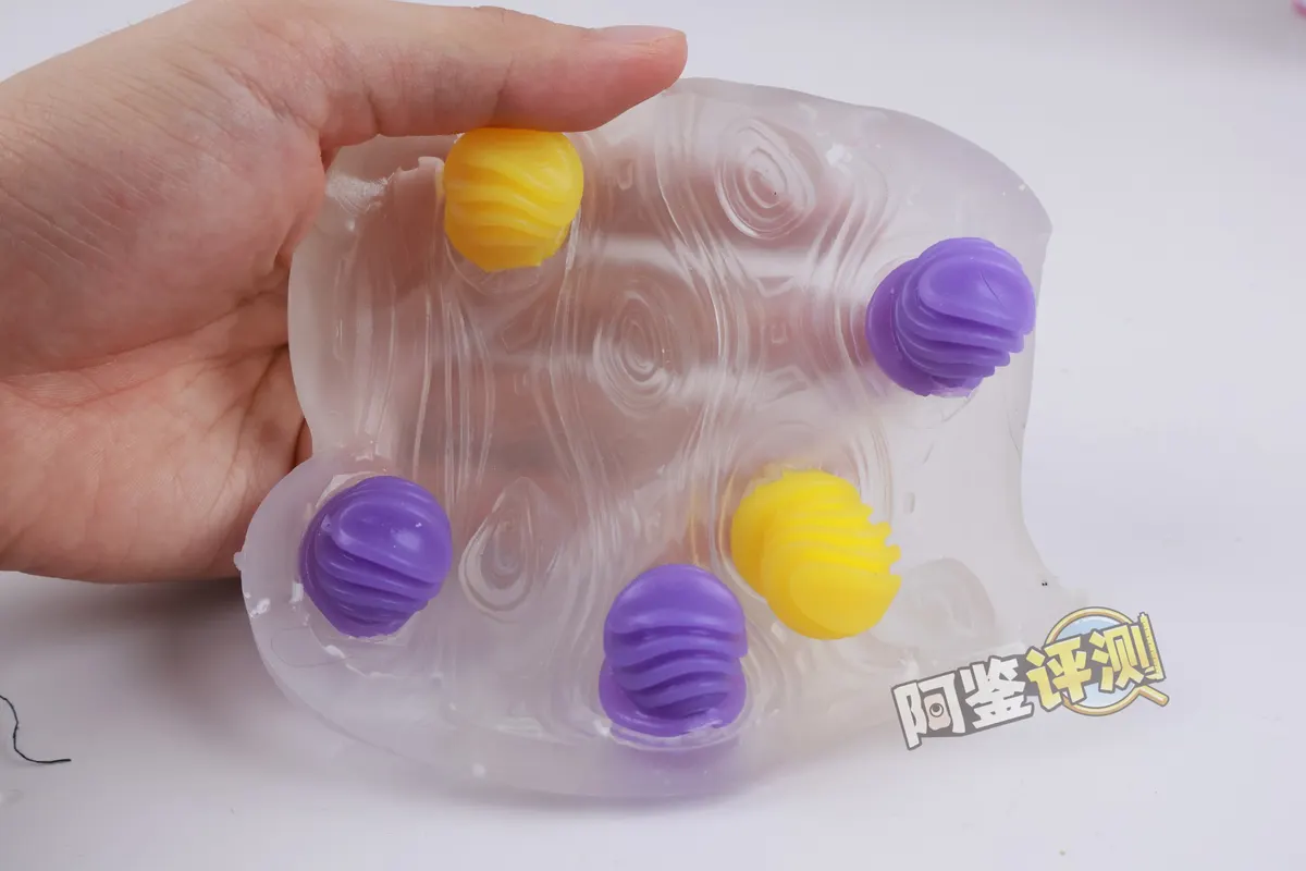 TENGA Bobble 魔力弹珠 und 疯狂方砖: Vergleich beweglicher Strukturen